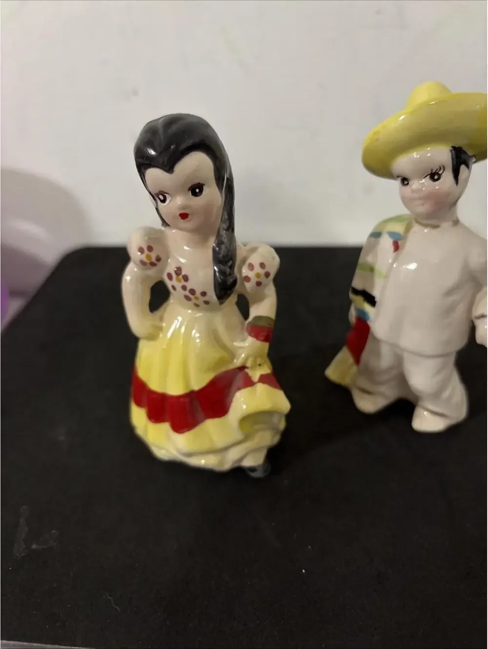 Vintage‎ Hand Painted Salt & Pepper Set. Perfect Condition.